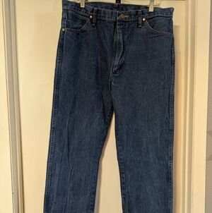 Wrangler Men's Deep Blue Relaxed Jeans